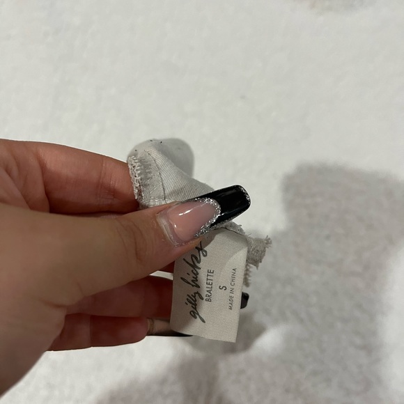 Old white bralette - Picture 2 of 3